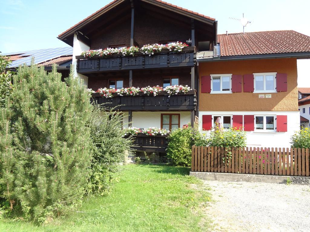 Apartment mit Balkon